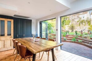 Dining - Beautiful double fronted Victorian House close to central Brighton (Brighton)