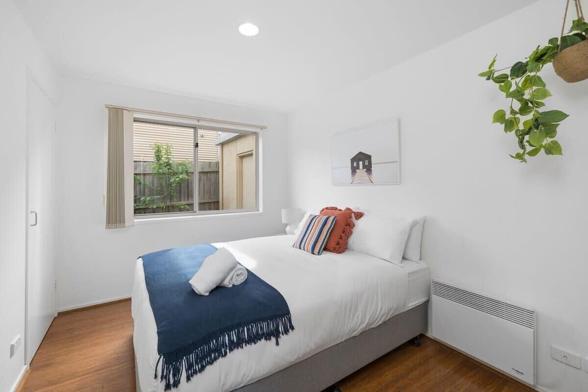 3 bedrooms, iron/ironing board, travel crib, WiFi