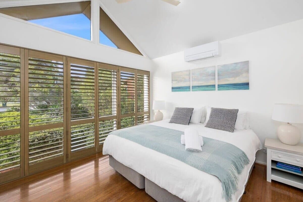 3 bedrooms, iron/ironing board, travel crib, WiFi