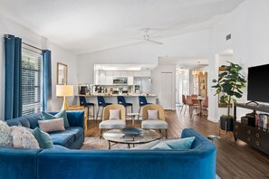 TV, books, offices - 777 Glam Getaway | New Pool, Near Beach & Mercato (Naples)