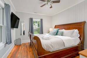 2 bedrooms, iron/ironing board, WiFi, bed sheets - 1 Min to Soddy Lake! ★ Big Soddy Creek Gulf 3 Min (Soddy-Daisy)