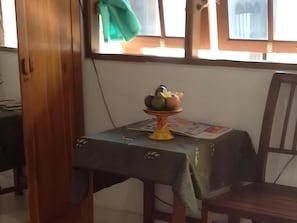 Dining - OYO 90532 Verra Guest House (Seminyak)