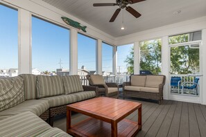 Smart TV, DVD player