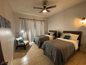 2 chambres, fer et planche à repasser, Wi-Fi, draps fournis