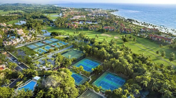 Enjoy tennis, golf, and ocean views at this resort, featuring a pool and lush surroundings.
