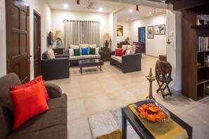 4 bedrooms, premium bedding, individually decorated