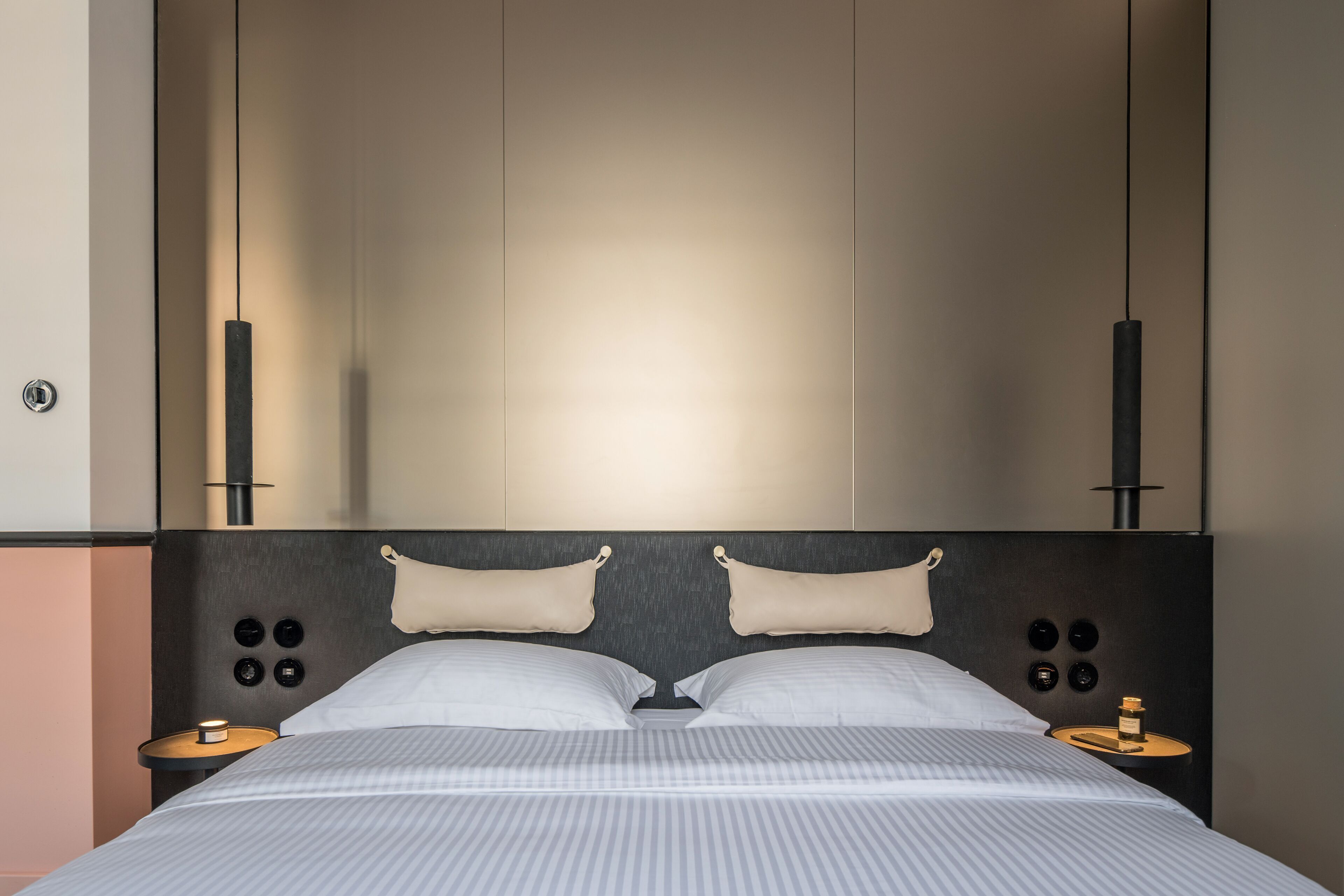 Literie de qualité, système d’insonorisation, accès au Wi-Fi (inclus)