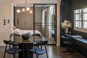 Executive-sviitti | Ylelliset vuodevaatteet, äänieristys, ilmainen Wi-Fi, vuodevaatteet