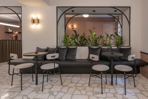 Lobby - 72 AD Suites (Thessaloniki)