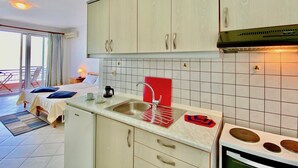 茶具/咖啡用具、冰箱、烤箱、烤面包机