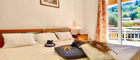 1 bedroom, free WiFi, bed sheets