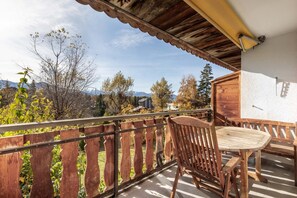 Outdoor dining - Apartment Etrier | Recently renovated | Crans-Montana (Crans-Montana)