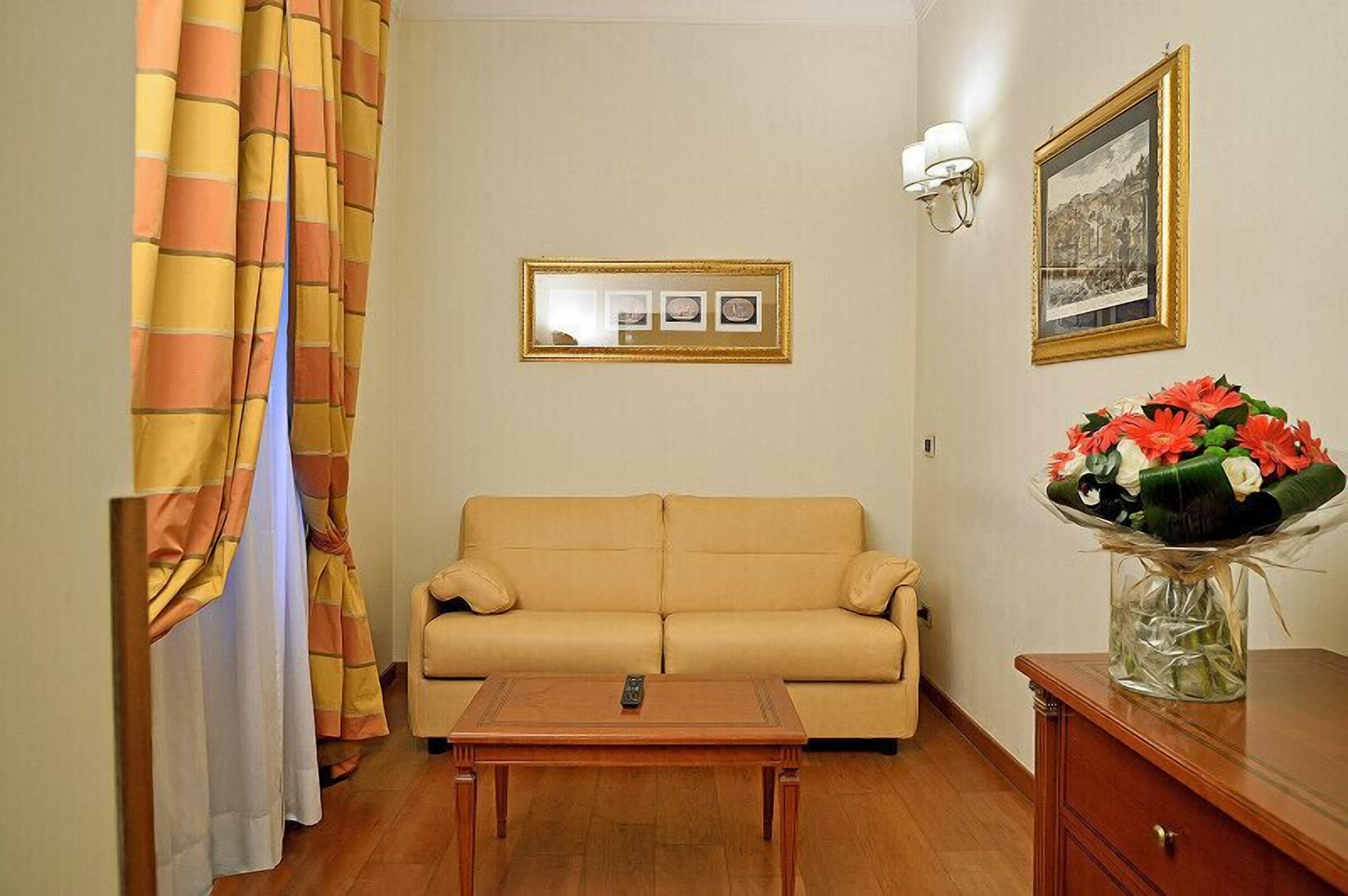 club double room | 1 bedroom, minibar, in-room safe, desk