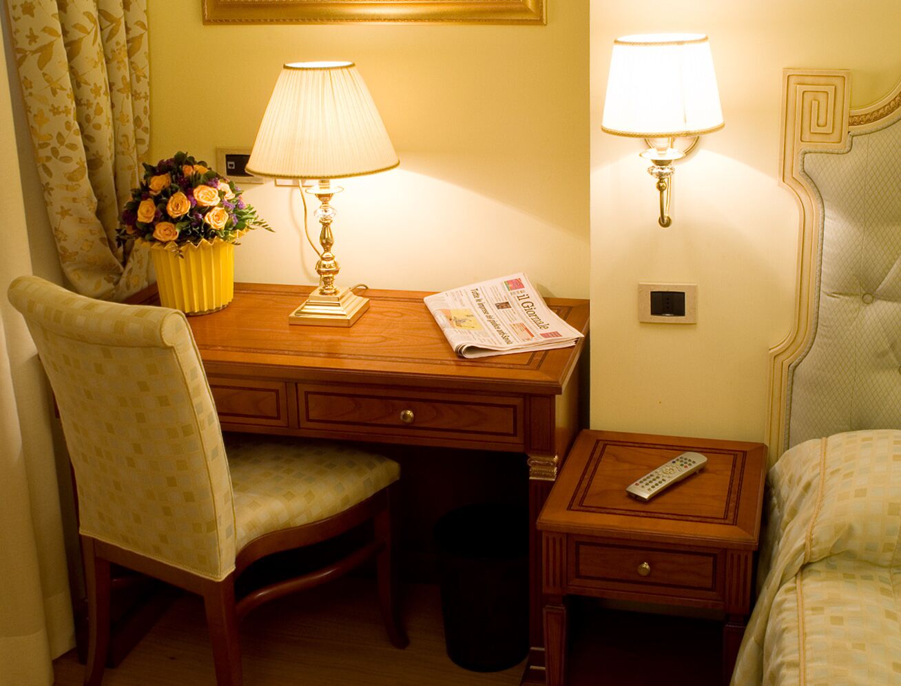 classic double room | 1 bedroom, minibar, in-room safe, desk