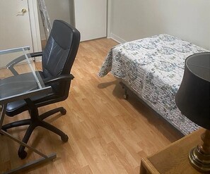 4 Schlafzimmer, Schreibtisch, Bügeleisen/Bügelbrett, kostenloses WLAN