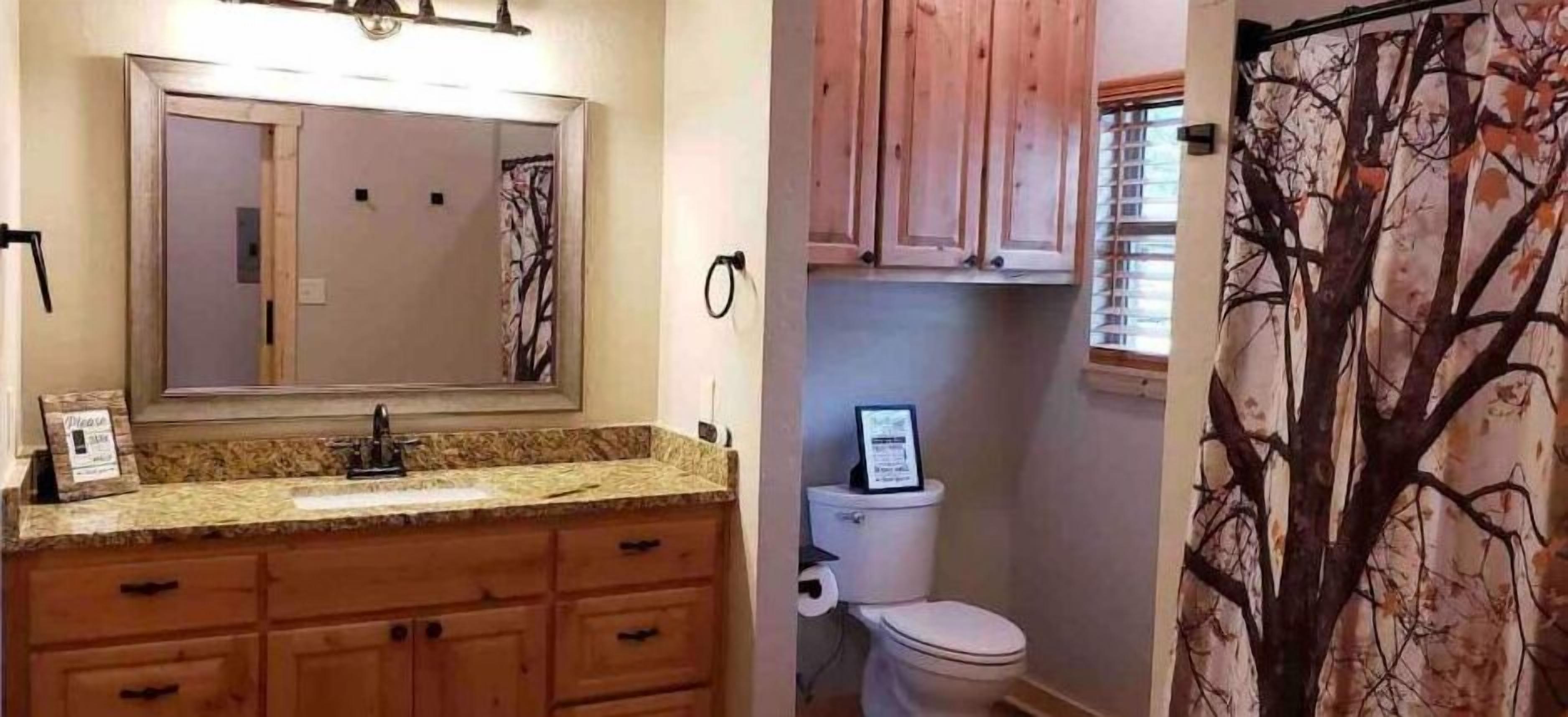 Ensemble douche/baignoire, serviettes fournies, shampoing