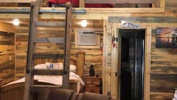 1 bedroom, bed sheets