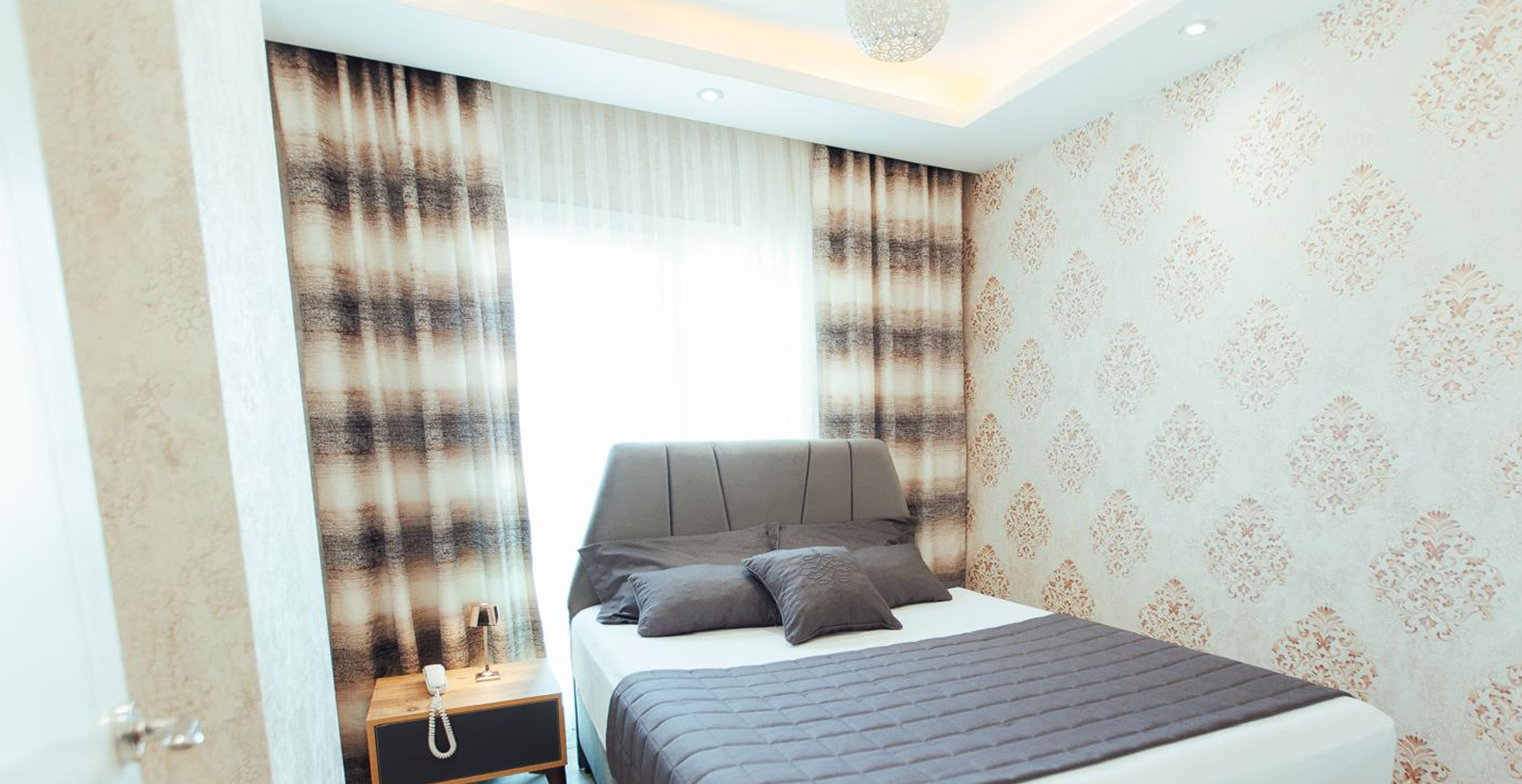 Deluxe Suite Land View with Balcony | 1 quarto, escrivaninha, espaço de trabalho para notebook