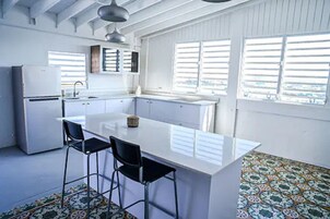 City-Penthouse | Eigene Küche | Kühlschrank, Herdplatte, Kochgeschirr/Geschirr/Besteck