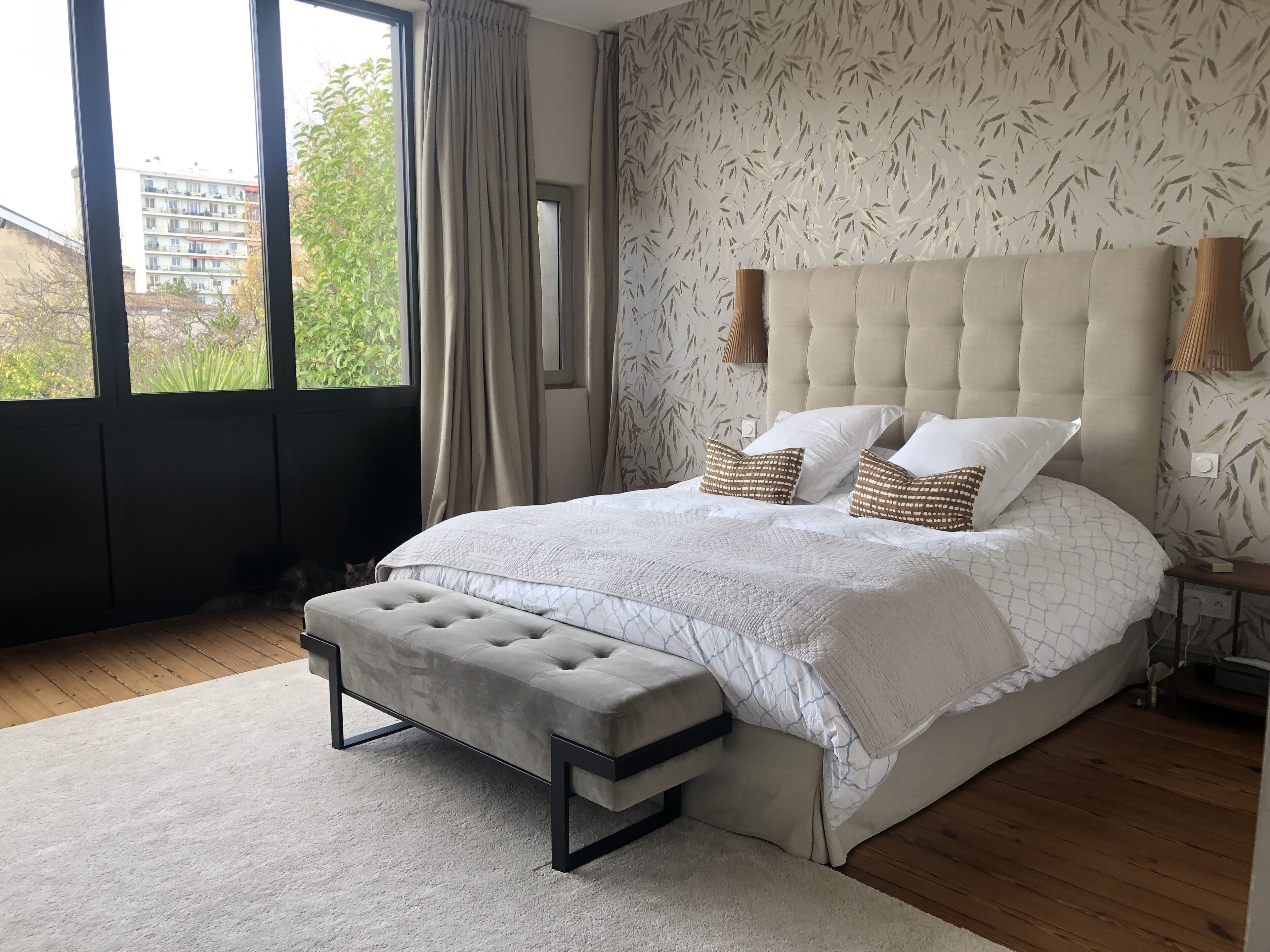 4 bedrooms, desk, iron/ironing board, travel crib