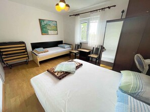 3 makuuhuonetta, internet