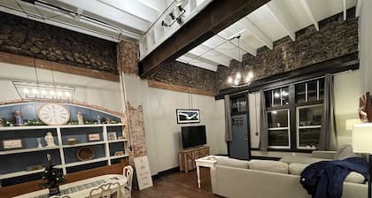 Historic 1 bed 1 bath Luxury apartment 3