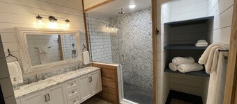 Historic 1 bed 1 bath Luxury apartment 3