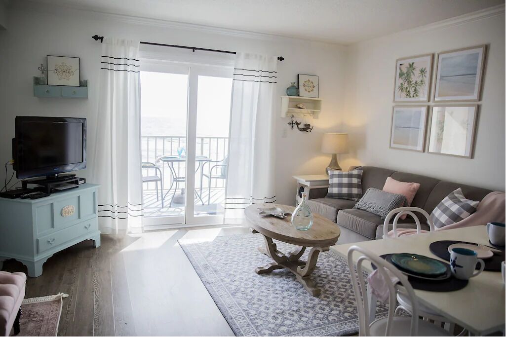Seacrest 602, adorable beach front, spectacular sunset views!
