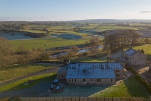 Cottage | Aerial view - Coppa Hill Barn (Carnforth)