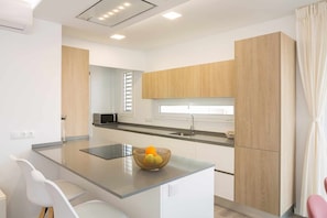 Fridge, microwave, oven, dishwasher - Deluxe Beach Canteras Flat 3br Wifi Free 1ºA (Palmas De Gran Canaria, Las)