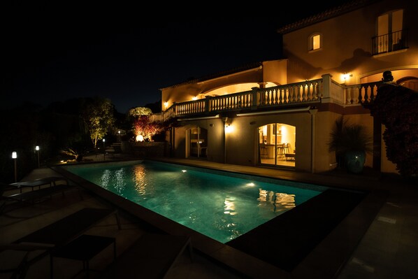 Piscine extérieure, piscine chauffée