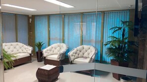 Sala de estar en el lobby