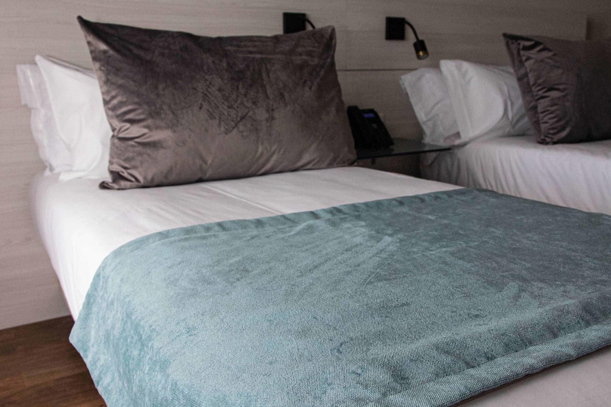 Quarto standard (2 Zip Beds) | Roupas de cama premium, edredons de pluma
