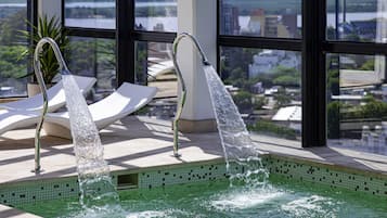 Sauna, bañera de hidromasaje, tratamientos corporales