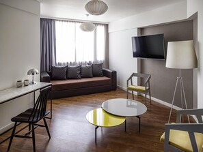 Suite superior, 1 cama King size y sofá cama | Ropa de cama de alta calidad, edredón y camas con efecto memoria 