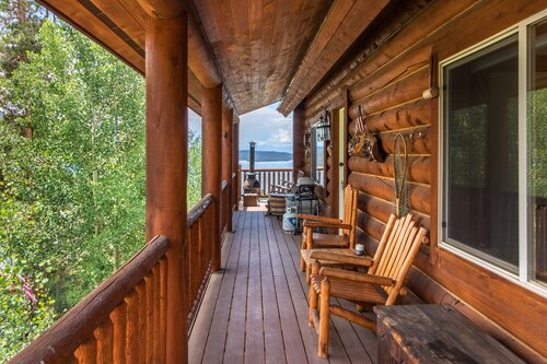 Log Chalet with Amazing Views- Special Last Minute Pricing- Book Now!