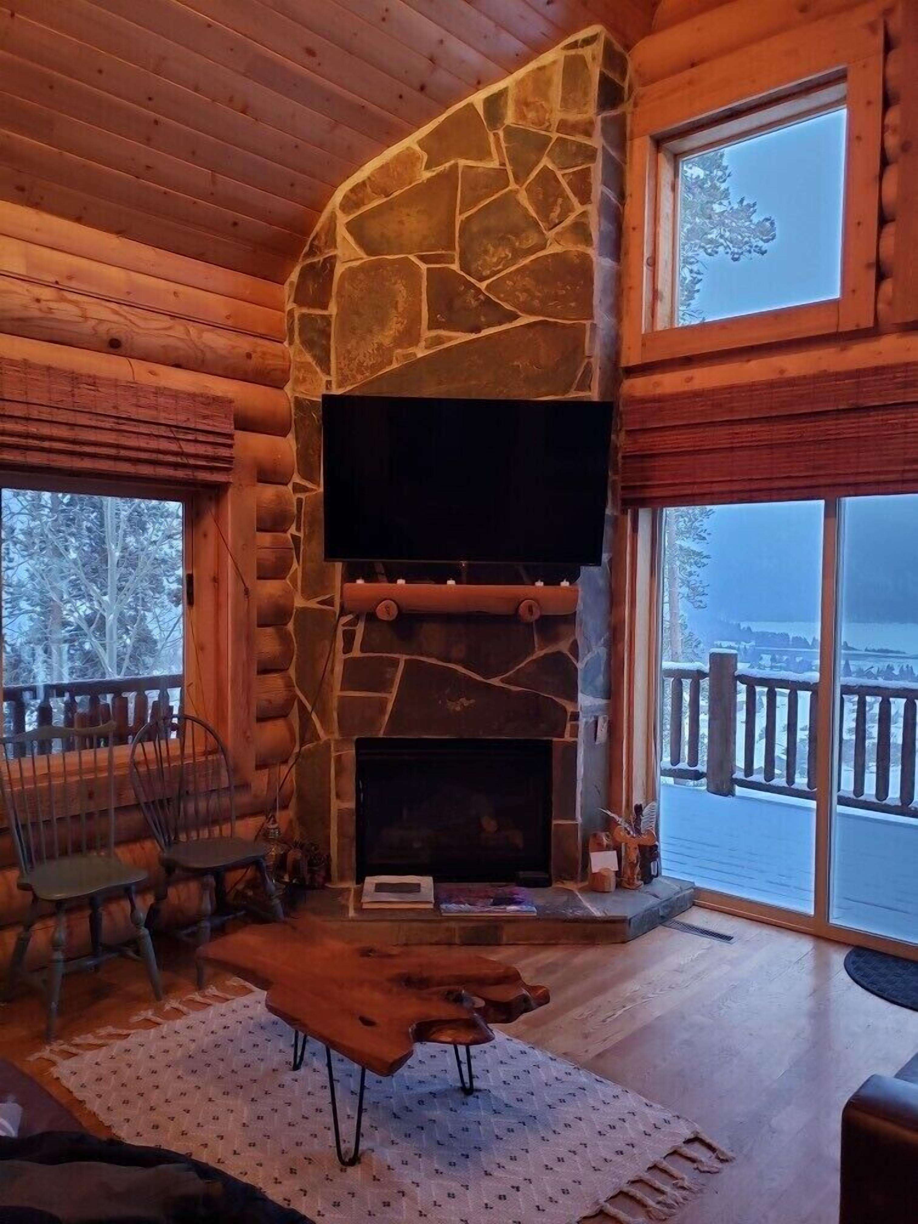 Smart TV, fireplace, DVD player, video library