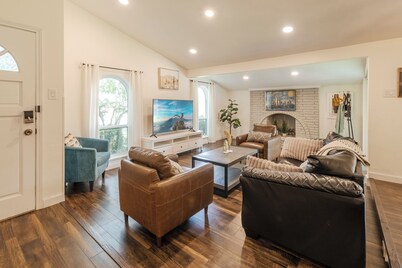 Family & Large Group - Backyard Heaven, Game room, Mini Golf, Private Pool