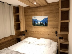 7 slaapkamers, een strijkplank/strijkijzer, reisbedje, gratis wifi