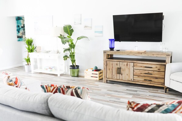 Smart TV, futbolito y estéreo 