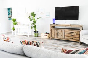 Smart TV, foosball, stereo