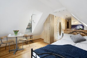 Economy Studio Suite | Iron/ironing board, free WiFi, bed sheets - Elite Apartments Długa Rooftop (Gdansk)