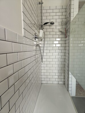 Hair dryer, towels - Eufonia vinyl apartment (ROMA)