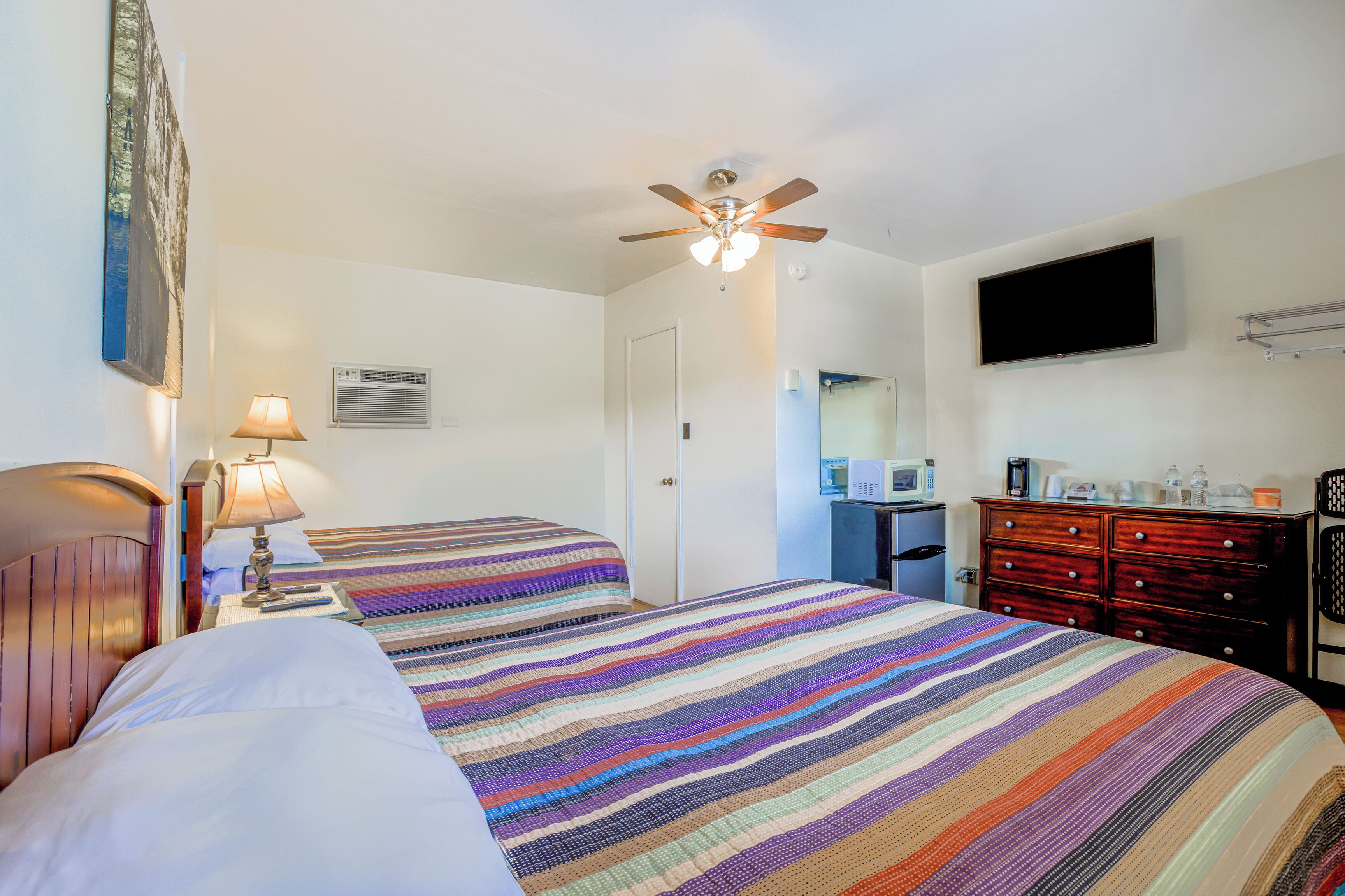 Kamer, 2 tweepersoonsbedden, niet-roken | Gratis wifi, beddengoed