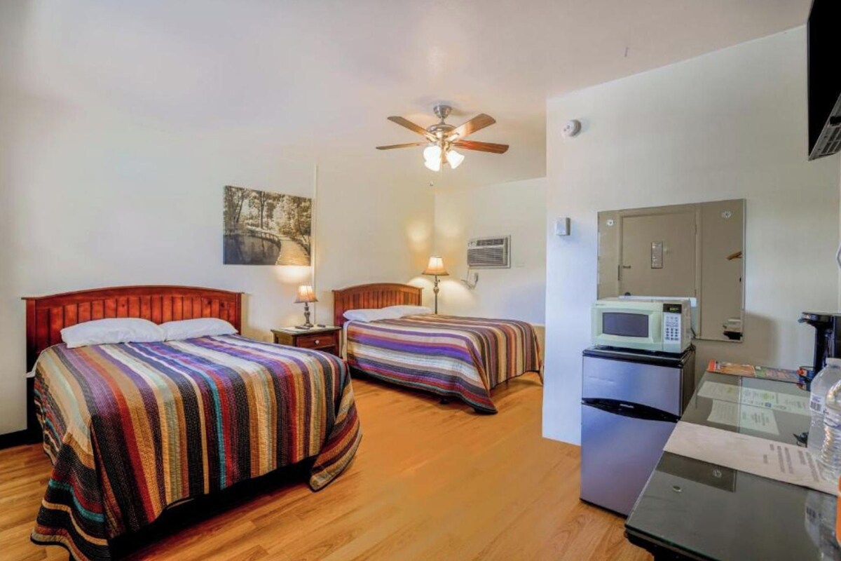 WiFi (free), bed sheets