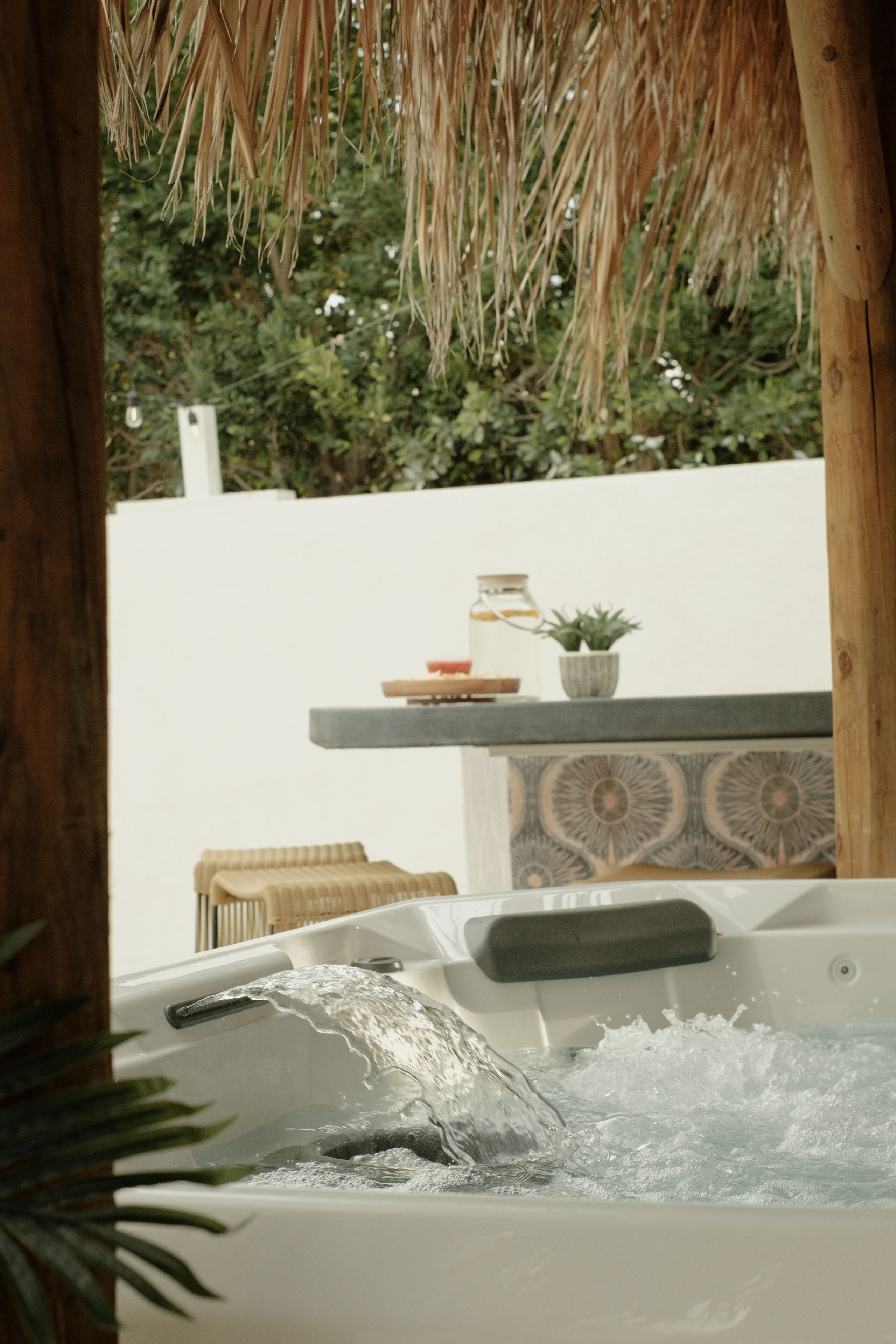 Outdoor spa tub