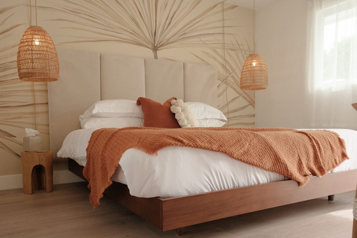 14 habitaciones, ropa de cama de alta calidad y cubrecamas