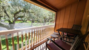 Property grounds - Welcome to the Ranch! Spacious LUXURY FAMILY SUITE 202 (River Ranch)