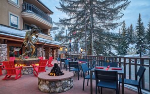 تناول الطعام بالخارج