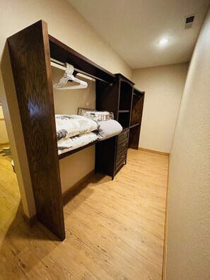 1 多间卧室、免费 WiFi、床单